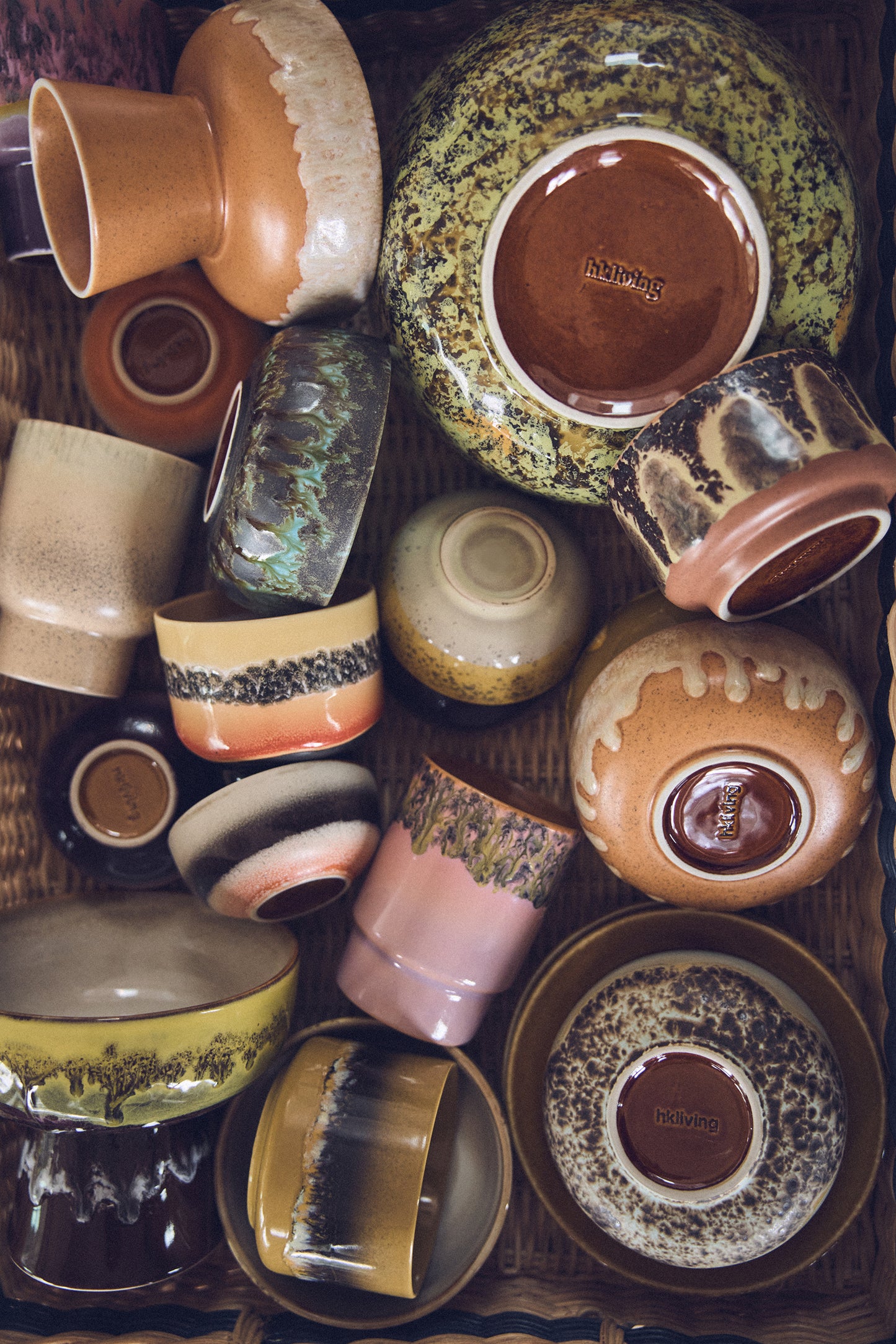 Świeca zapachowa w ceramice Tulum HKliving – zapach cytrusów i mięty, kolekcja 70s