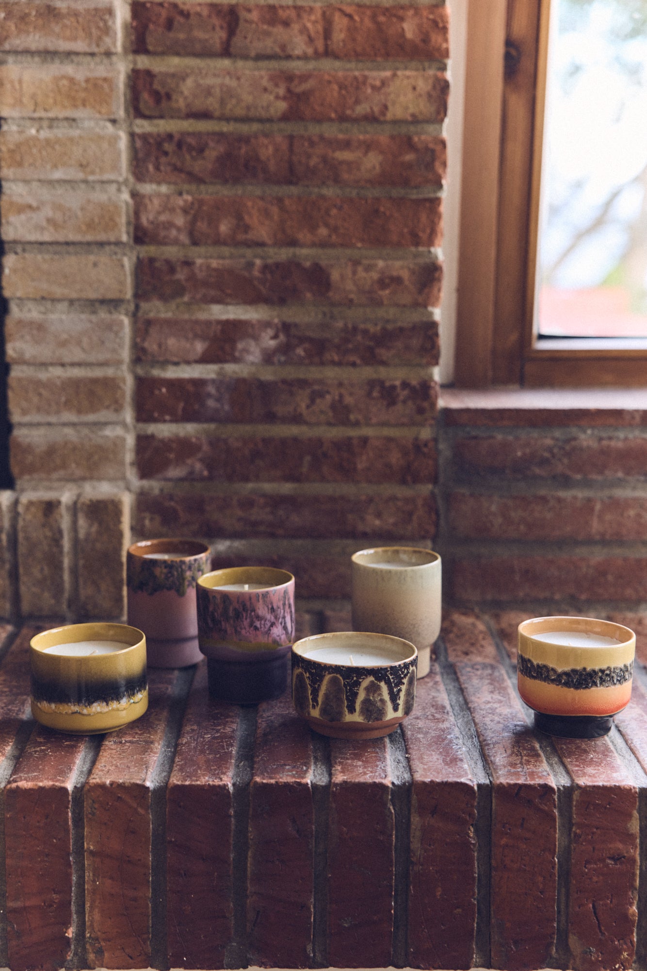 Świeca zapachowa w ceramice Tulum HKliving – zapach cytrusów i mięty, kolekcja 70s