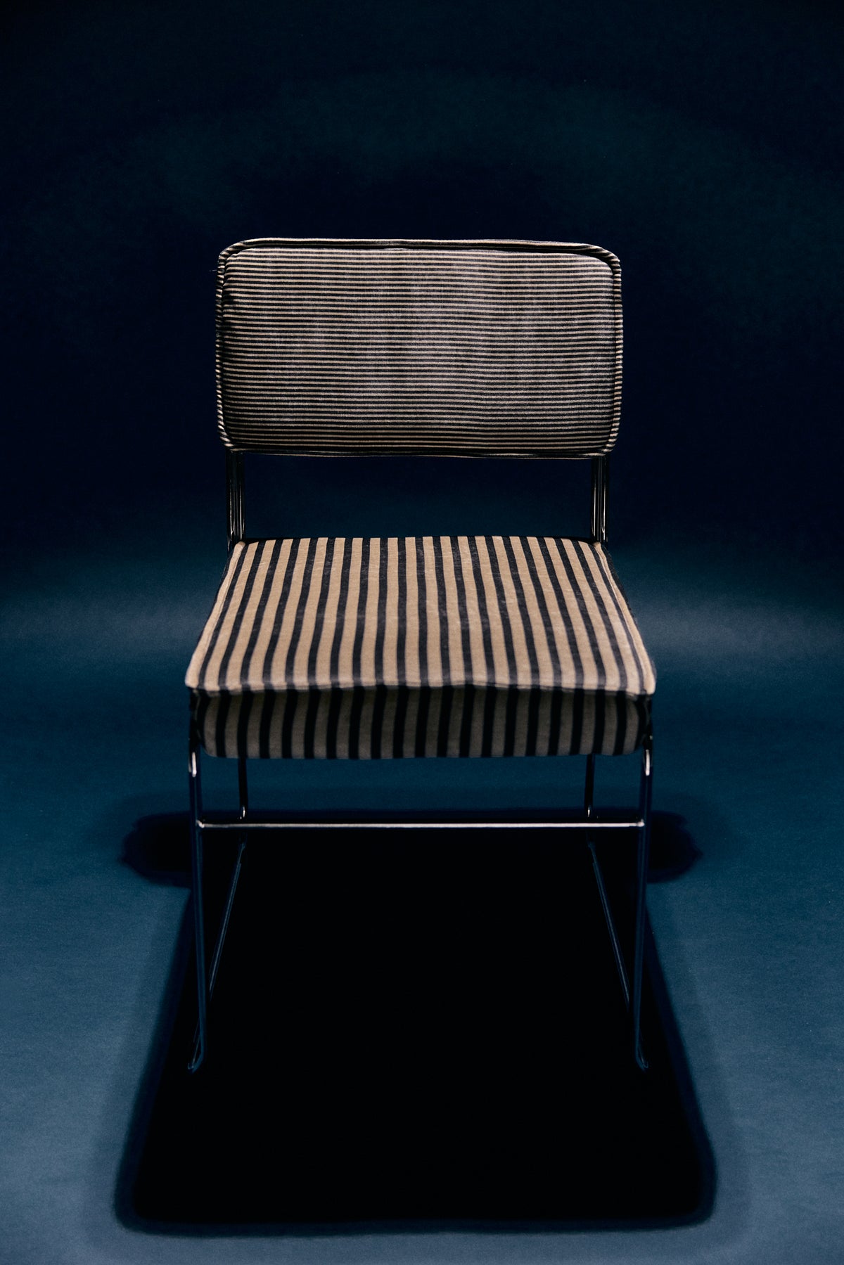 Krzesło do jadalni HKliving Endless Dining Chair Stripe Monochrome