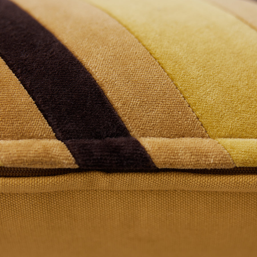 Aksamitna poduszka w paski HKliving Striped Velvet Honey – 50x30 cm